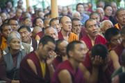 Во время учений Его Святейшества Далай-ламы для буддистов из Тайваня. Дхарамсала, Индия. 2 октября 2012 г. Фото: Тензин Чойджор (Офис ЕСЛД)