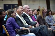 Во время лекции Его Святейшества Далай-ламы в Миддлберийском колледже. Президент колледжа Рон Лейбовиц и сенатор Патрик Лихи. Миддлбери, штат Вермонт, США. 13 октября 2012 г. Фото: Brett Simison