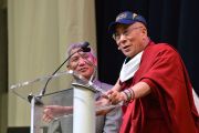 Его Святейшество Далай-лама в центре О'Нила университета Западного Коннектикута. Денбери, штат Коннектикут, США. 19 октября 2012 г. Фото: WCSU