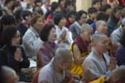 Во время учений Его Святейшества Далай-ламы, дарованных по просьбе буддистов из Кореи. Дхарамсала, Индия. 30 октября 2012 г. Фото: Тензин Чойджор (Офис ЕСДЛ)