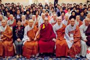 Его Святейшество Далай-лама во время встречи с группой из Кореи. Йокогама, Япония. 5 ноября 2012 г. Фото: Office of Tibet Japan