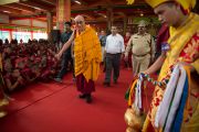 Его Святейшество Далай-лама в большом молитвенном зале монастыря Ганден Шарцзе в Мандгоде. Штат Карнатака, Индия. 29 ноября 2012 г. Фото: Manuel Bauer
