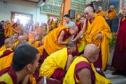 Его Святейшество Далай-лама покидает монастырь Ганден по окончанию второго дня учений. Мандгод, штат Карнатака, Индия. 1 декабря 2012 г. Фото: Тензин Чойджор (Офис ЕСДЛ)