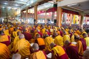 Третий день двухнедельного цикла учений Его Святейшества Далай-ламы, монастырь Ганден. Мандгод, Индия. 2 декабря 2012 г. Фото: Тензин Чойджор (Офис ЕСДЛ)