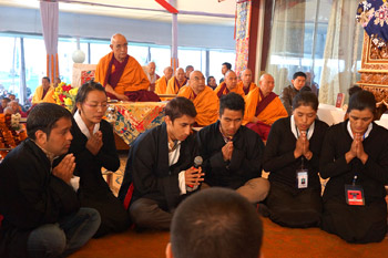 Первый день учений Его Святейшества Далай-ламы по тексту Шантидевы в Сарнатхе