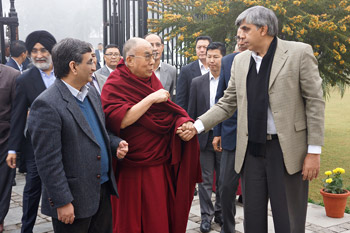 Далай-лама принял участие в диалоге по вопросам науки, этики и образования в Делийском университете
