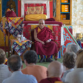 Его Святейшество Далай-лама прибыл в Мандгод на 26-ю конференцию института «Ум и жизнь»