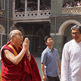 Его Святейшество Далай-лама посетил колледж Святого Франциска Ксаверия в Мумбаи