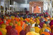 На учения Его Святейшества Далай-ламы в Сарнатхе, Индия, собрались более 6000 человек.  8 января 2013 г. Фото: Тензин Чойджор (Офис ЕСДЛ)