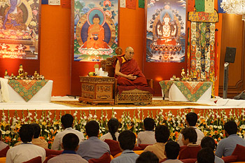 Новая встреча Его Святейшества Далай-ламы с учащимися и продолжение учений в Дели