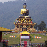 Освящение статуи Будды Татхагата Цал и учения в Равангле, штат Сикким