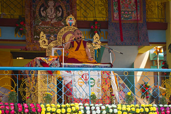 Первый день учений Далай-ламы в Салугаре