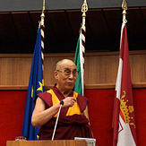 В Тренто Его Святейшество Далай-лама говорил о счастье в нашем неспокойном мире
