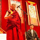 Далай-лама даровал во Фрайбурге посвящение Белой Тары и прочитал лекцию о светской этике
