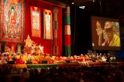 Второй день учений Его Святейшества Далай-ламы по тексту Атиши "Светоч на пути к пробуждению". Фрайбург, Швейцария. 14 апреля 2013 г. Фото: Manuel Bauer