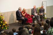Его Святейшество Далай-лама выступает в Бернском университете. Берн, Швейцария. 16 апреля 2013 г. Фото: Manuel Bauer