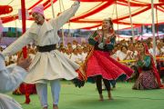 Выступление танцевального коллектива Тибетского института исполнительских искусств на праздновании 50-летия Центральной тибетской школы в Далхузи. Штат Химачал-Прадеш, Индия. 28 апреля 2013 г. Фото: Тензин Чойджор (офис ЕСДЛ)