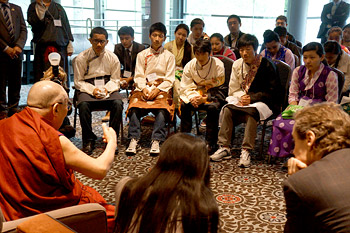 Его Святейшество Далай-лама встретился с тибетскими студентами в Портленде в штате Орегон