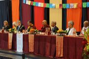 Его Святейшество Далай-лама на официальном обеде в честь открытия центра за мир "Палмо" в Орегонском университете. Юджин, штат Орегон, США. 0 мая 2013 г. Фото: Джереми Рассел (офис ЕСДЛ)