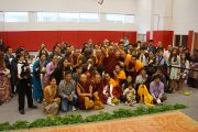 Его Святейшество Далай-лама на встрече с группой тибетцев, живущих в Луисвилле. Штат Кентукки, США. 20 мая 2013 г. Фото: Джереми Рассел (офис ЕСДЛ)