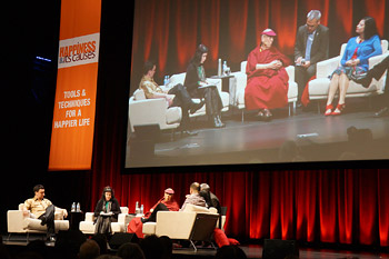 В Мельбурне Далай-лама принял участие в беседе в рамках форума “Счастье и его истоки” и встретился с китайскими учеными и друзьями