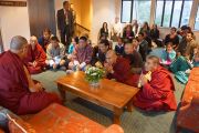Его Святейшество Далай-лама встречается с представителями местных тибетской и бутанской общин. Крайстчерч, Новая Зеландия. 9 июня 2013 г. Фото: Джереми Рассел (офис ЕСДЛ)