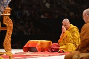 Третий день учений Его Святейшества Далай-ламы, подготовительные ритуалы перед дарование обетов бодхисаттвы. Сидней, Австралия. 15 июня 2013 г. Фото: Rusty Stewart/DLIA 2013