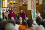 Заключительный день трехдневных учений Его Святейшества Далай-ламы, которые проводились в главном тибетском храме по просьбе группы буддистов из Кореи. Его Святейшество отвечает на вопросы слушателей. Дхарамсала, Индия. 27 августа 2013 г. Фото: Тензин Чойджор (офис ЕСДЛ)