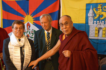 Далай-лама встретился со школьниками и выступил с публичной лекцией о сострадании и солидарности