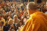 На встрече Его Святейшества Далай-ламы с латвийскими буддистами и сторонниками Тибета в кинотеатре Splendid Palace. Рига, Латвия. 9 сентября 2013 г. Фото: Джереми Рассел (Офис ЕСДЛ)