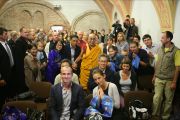 Его Святейшество Далай-лама с паломниками из России. Вильнюс, Литва. 12 сентября 2013 г. Фото: Игорь Янчеглов (фонд "Сохраним Тибет")