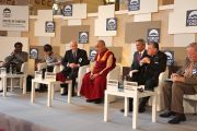Его Святейшество  Далай-лама выступает на церемонии открытия 17-го Форума 2000 в Праге, Чехия, 16 сентября 2013 г. Фото: Джереми Рассела (ОЕСДЛ)