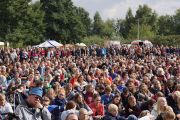 4000 слушателей собрались на публичную лекцию Его Святейшества Далай-ламы в Штайнхуде, Германия, 19 сентября 2013 г. Фото: Джереми Рассел (Офис ЕСДЛ)