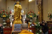 Его Святейшество Далай-лама принял участие в молебне во вьетнамском буддийском монастыре Вьен Зак. Ганновер, Германия. 20 сентября 2013 г. Фото: Джереми Рассел (офис ЕСДЛ)
