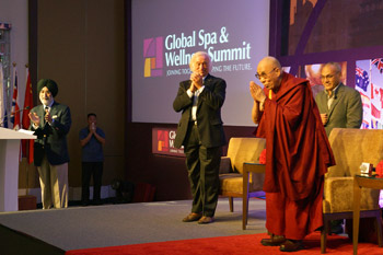 Далай-лама выступил на конференции, посвященной вопросам спа и оздоровления