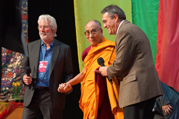 В Мехико Далай-лама начал учения по поэме Шантидевы «Путь бодхисаттвы» и посетил Папский университет