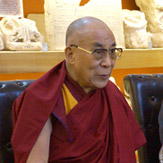 В Cакатекасе Далай-лама принял участие в межконфессиональном диалоге и прочел публичную лекцию «Искусство быть счастливым»