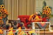Во время учений Его Святейшества Далай-ламы в аудитории "Глен Мемориал" в университете Эмори. Атланта, штат Джорджия, США. 10 октября 2013 г. Фото: Сонам Зоксанг