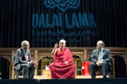 Его Святейшество Далай-лама выступает в зале "Арена Сьюдад де Мехико". Мехико, Мексика. 13 октября 2013 г. Фото: Оскар Фернандес