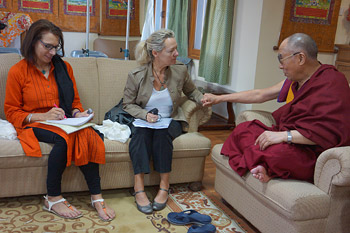 Его Святейшество Далай-лама решил провести начало зимы в Дели