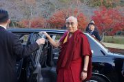 Его Святейшество Далай-лама прощается с университетом Сеика в Киото, Япония. 24 ноября 2013 г. Фото: Джереми Рассел (офис ЕСДЛ)