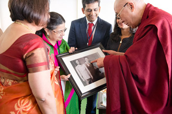 Далай-лама прочел публичную лекцию «Успех и счастье» в Институте технологий управления им. Бирлы