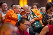 Участники учений Его Святейшества Далай-ламы для буддистов из Монголии. Дели, Индия. 4 декабря 2013 г. Фото: Тензин Чойджор (офис ЕСДЛ)
