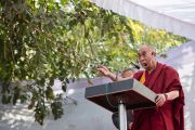 Его Святейшество Далай-лама выступает с речью в детском доме для беспризорников в Мехраули. Нью-Дели, Индия. 7 декабря 2013 г. Фото: Тензин Чойджор (офис ЕСДЛ)