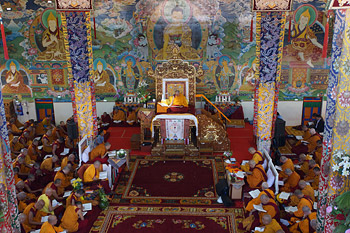 Восьмой день учений Далай-ламы по ламриму в монастыре Сера Чже