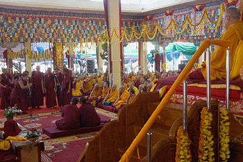В монастыре Сера Чже прошел девятый день учений Далай-ламы по ламриму