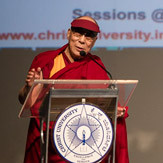 Далай-лама прочел публичную лекцию “Границы этики в глобальном мире” в Христианском университете в Бангалоре