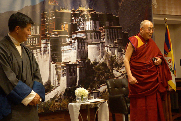 Экономика, счастье и поиски лучшей жизни. Далай-лама продолжил встречи в Американском институте предпринимательства