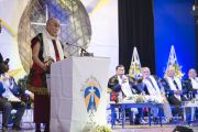 Его Святейшество Далай-лама выступает с речью в Христианском университете Мартина Лютера. Шиллонг, штат Мегхалая, Индия. 3 февраля 2014 г. Фото: Тензин Чойджор (офис ЕСДЛ)