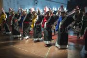 Тибетские артисты исполняют народный танец и песню в завершение межрелигиозной встречи. Шиллонг, штат Мегхалая, Индия. 5 февраля 2014 г. Фото: Тензин Чойджор (офис ЕСДЛ)